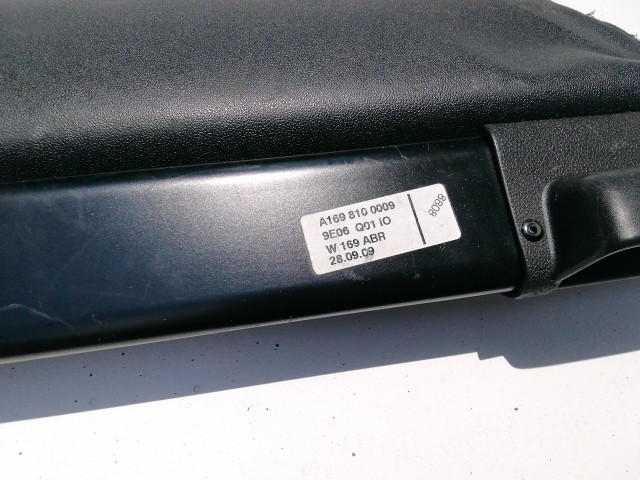 185699 Mercedes Benz A-Class(W169) 2004-2012 Kalaptartó, egy beakasztó fül törött!!!!!