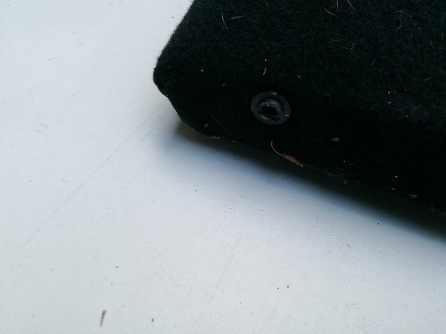 185702 Mini R56 2006-2013 kalaptartó, a képen látható sérüléssel