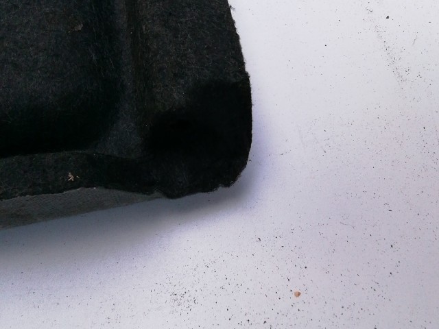 185728 Renault Laguna II. 2001-2007 Kalaptartó, a képen látható sérüléssel