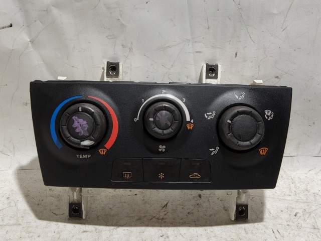 186970 Fiat Stilo manuál fűtéskapcsoló, a képen látható sérüléssel