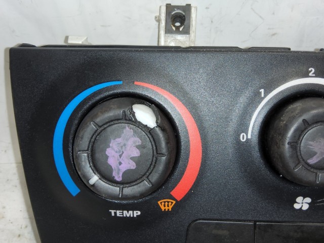 186970 Fiat Stilo manuál fűtéskapcsoló, a képen látható sérüléssel