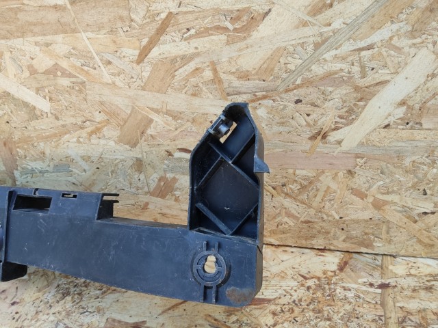 187155 Alfa Romeo MiTo 2008-2018 hátsó középső lökhárító tartó, a képen látható sérüléssel