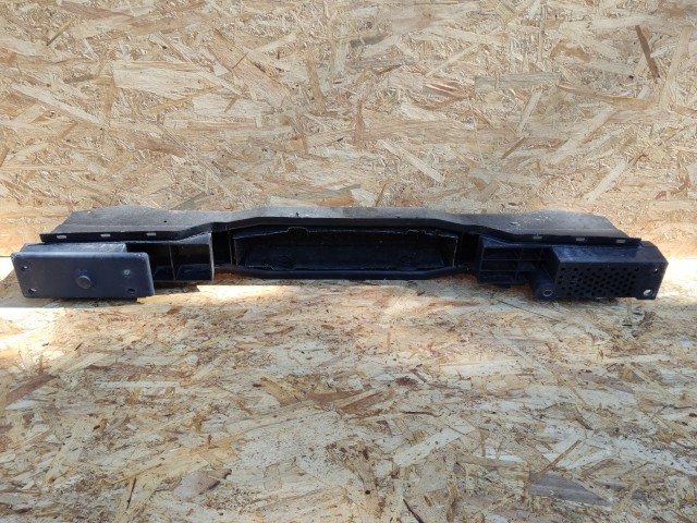 Lancia Voyager 2011-2015 Nyúlvány és Nyúlványösszekötő Használt hátsó  a képen látható sérüléssel