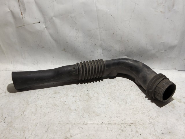 Lancia Ypsilon II.  2003-2011 2003-2010 Levegőcső  Használt zárhídról a légszűrőházra 55181100