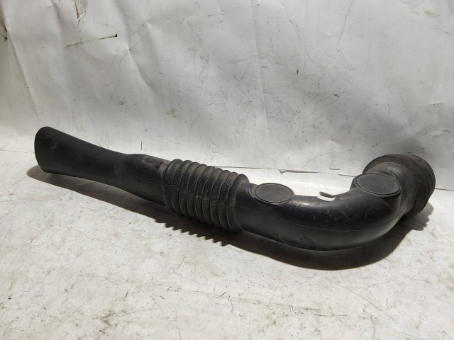 Lancia Ypsilon II.  2003-2011 2003-2010 Levegőcső  Használt zárhídról a légszűrőházra 55181100