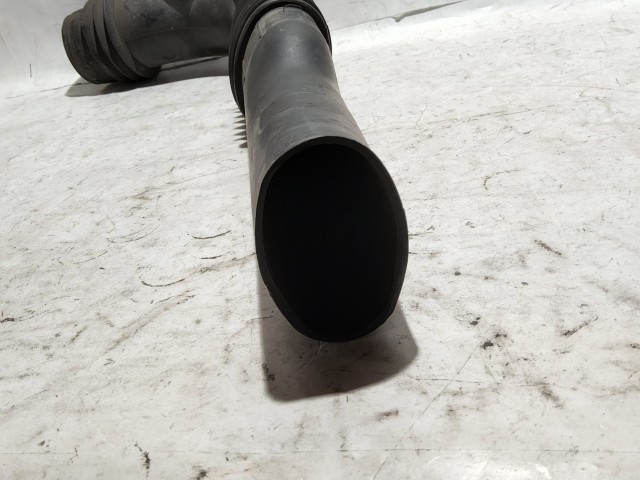 Lancia Ypsilon II.  2003-2011 2003-2010 Levegőcső  Használt zárhídról a légszűrőházra 55181100