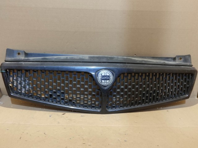 Lancia Delta 1993-1999 első díszrács 82459057