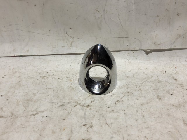 Alfa Romeo Giulietta 2010-2020 Zárbetét kupak Használt bal első