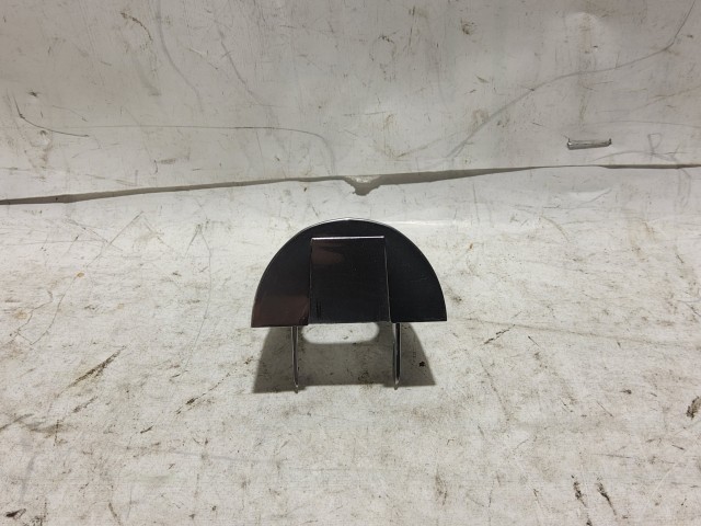 Alfa Romeo Giulietta 2010-2020 Zárbetét kupak Használt bal első