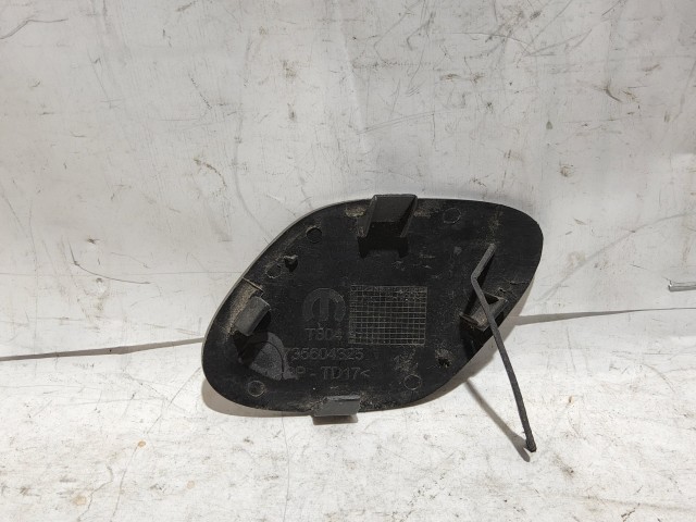 186995 Fiat Tipo 2015-2020 első vonószem takaró