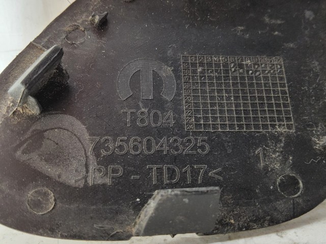 186995 Fiat Tipo 2015-2020 első vonószem takaró