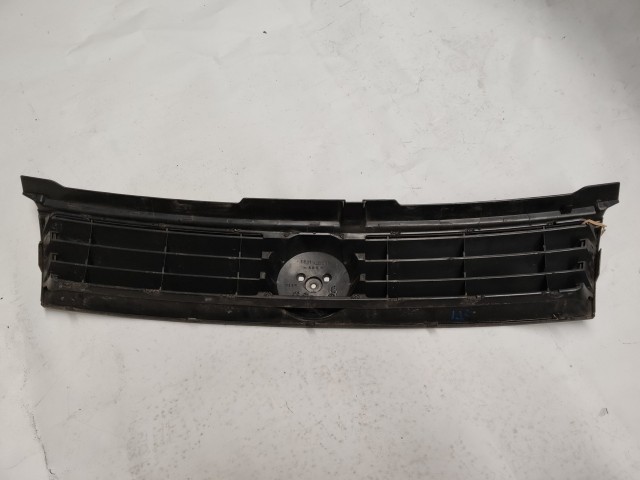 32741Fiat Stilo díszrács, a képen látható sérüléssel