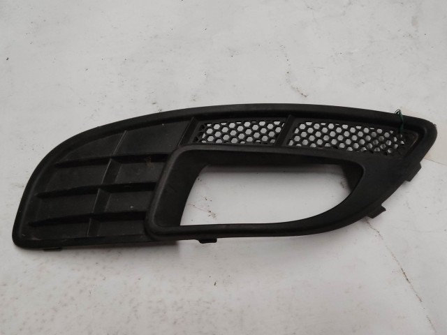 Fiat Croma FL 735447325 számú, jobb első ködlámpa keret