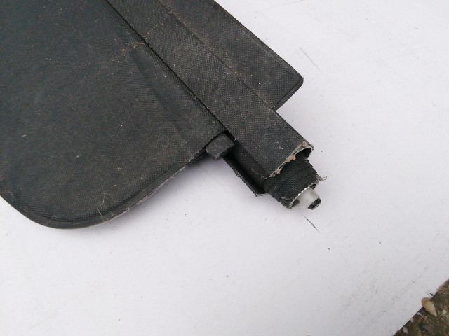 187123 Volkswagen Passat B6 2005-2010 Kalaptartó, a képen látható sérüléssel  alkatrésznek