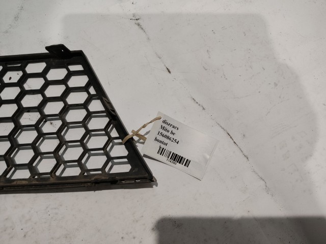 114390 Alfa Romeo MiTo 2008-2013 bal első alsó díszrács 156084788