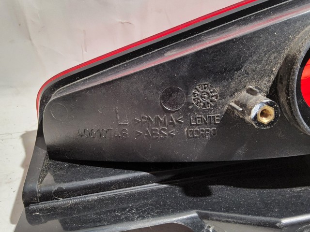 187223 Fiat Doblo 2000-2005 bal hátsó lámpa,a képen látható sérüléssel izzófoglalat nélkül!!