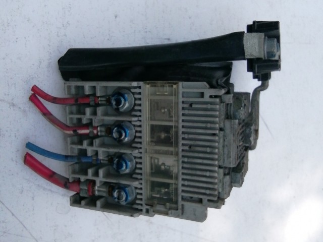 Peugeot 4007 2007-2012 Akkumulátor saru Használt