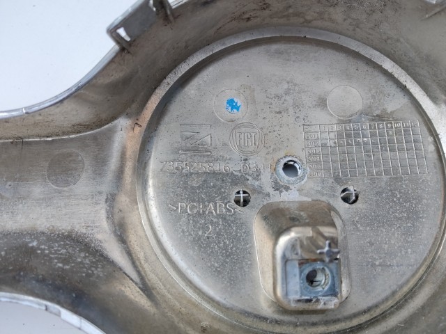 187539 Fiat 500 L 2012-2017 Díszrács Használt Első lökhárító