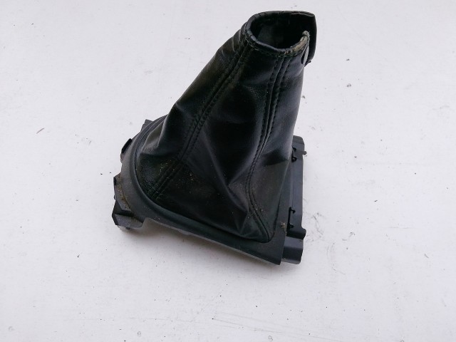 Peugeot 4007 2007-2012 Váltószoknya Használt