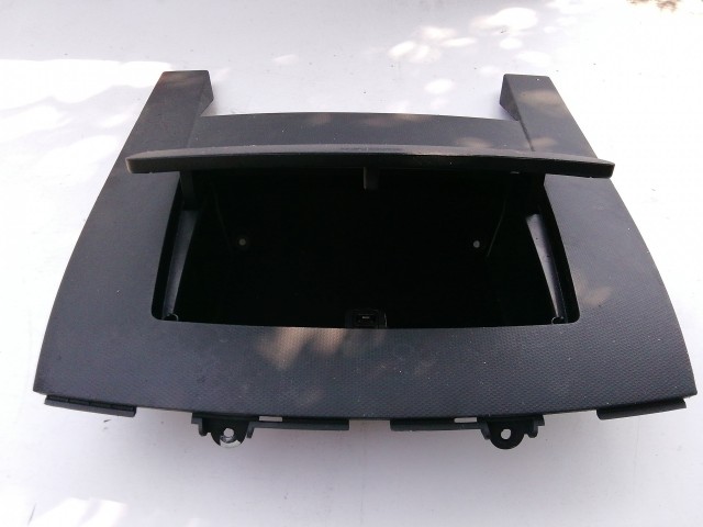 Peugeot 4007 2007-2012 Belső műanyag burkolatok és alkatrészek Használt tároló rekesz