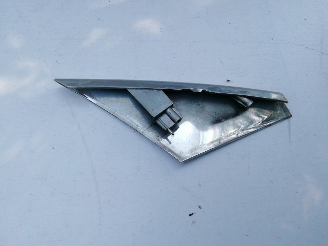  Peugeot 4007 2007-2012 Díszcsík és díszléc Használt első lökhárító Bal