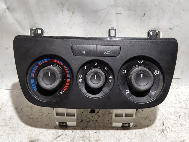 Fiat Doblo IV. 2015-2022 2015-2022 Fűtés- és közép kapcsolók Használt