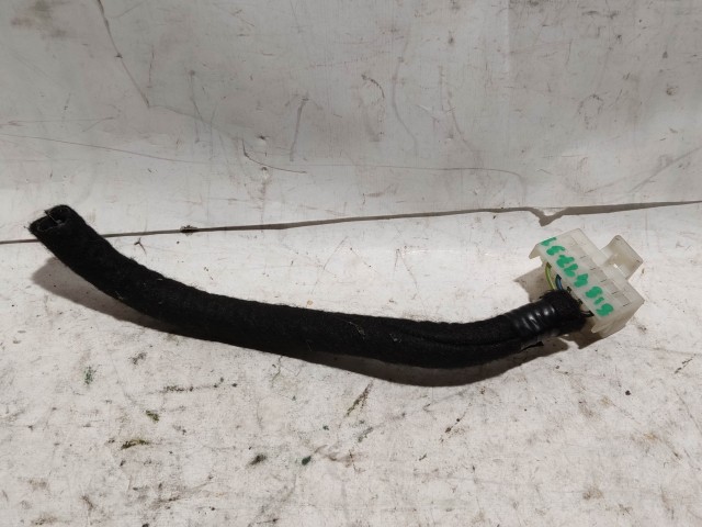 187886 Fiat Punto Evo hátsó lámpa, szögletes elektromos csatlakozó