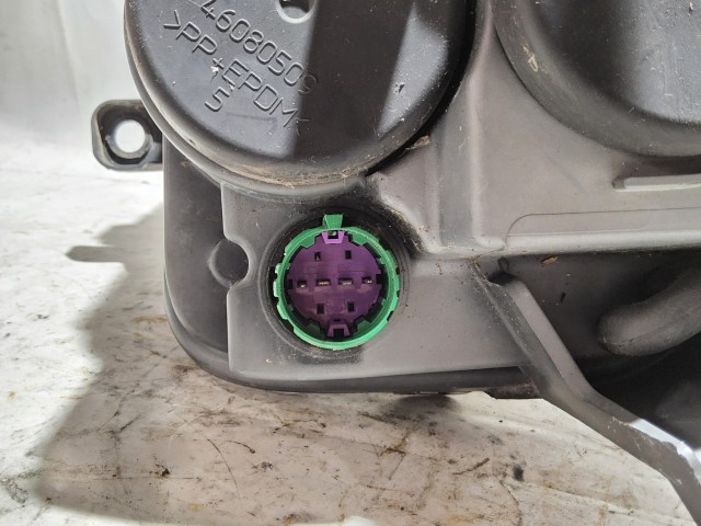 187937 Fiat 500 L 2012-2017 jobb első alsó lámpa 47500748