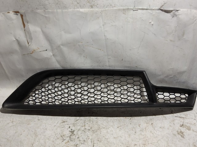 187996 Alfa Romeo GT 2003-2010 Díszrács Használt Bal első alsó a képen látható sérüléssel