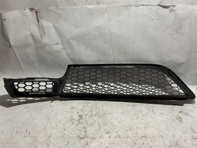 187996 Alfa Romeo GT 2003-2010 Díszrács Használt Bal első alsó a képen látható sérüléssel