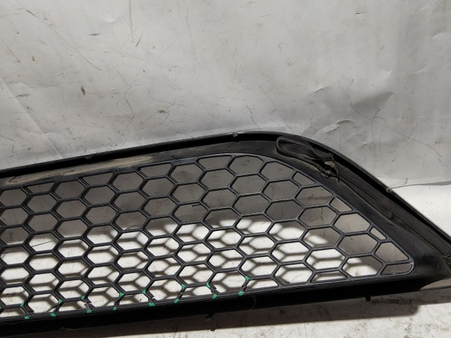 187996 Alfa Romeo GT 2003-2010 Díszrács Használt Bal első alsó a képen látható sérüléssel