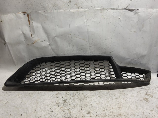 187997 Alfa Romeo GT 2003-2010 Díszrács a képen látható sérüléssel Használt Bal első alsó