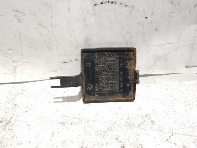 188120 Fiat Scudo 2007-2016 matt fekete színű első vonószem takaró 