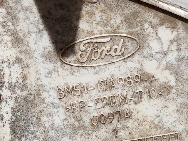 Ford Focus III. 2011-2018 2011-2018 Első Vonószem takaró Grafit szürke Használt