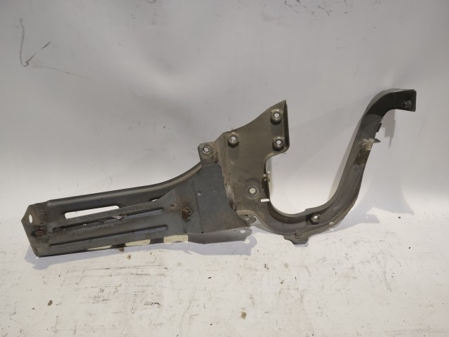 183009 Alfa Romeo Gt jobb első sárvédő, lökhárító tartó 60685945