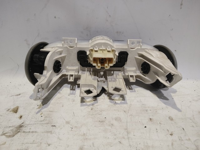 Citroen C1 2005-2014 Fűtés- és közép kapcsolók Használt manual