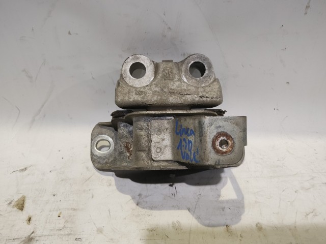 Fiat Linea 2007-2017 Tartóbakok Használt alubak Váltó tartó  