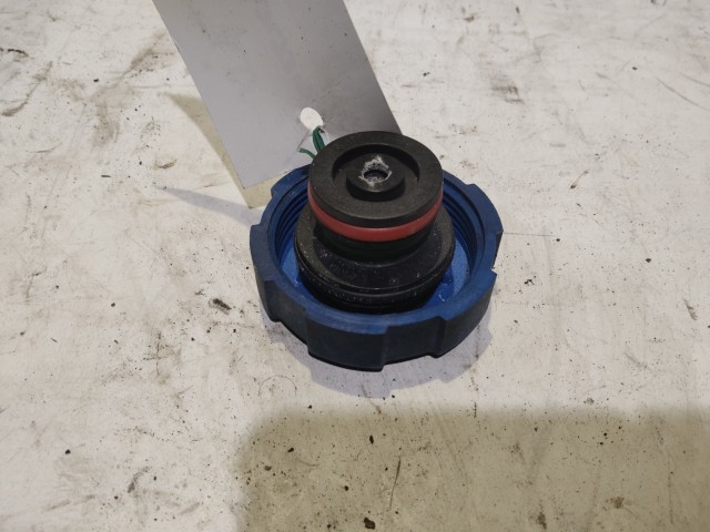 Alfa Romeo 159 2005-2011 Kiegyenlítő tartály sapka Használt