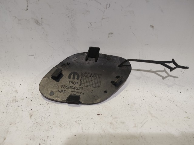 183115 Fiat Tipo 2015-2020 első vonószem takaró