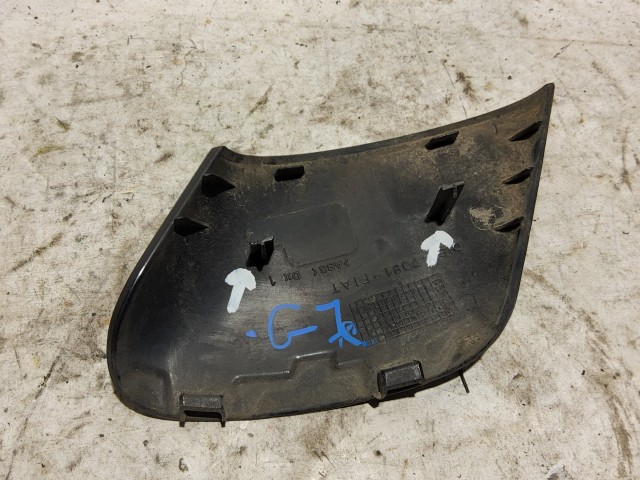 Fiat Linea 2005 Tükörszár takaró Használt jobb a képen látható sérüléssel