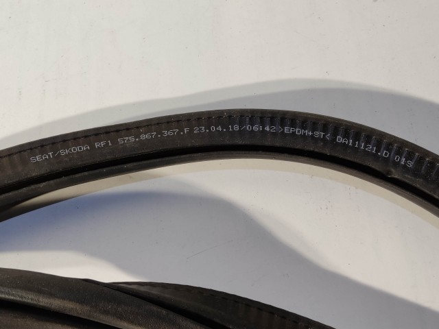 Skoda Karoq 2018 Ajtó kéder gumi Használt bal hátsó 