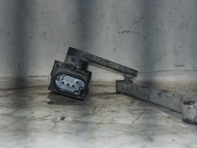 Lancia Thema  2012-2014 Xenon állító Használt