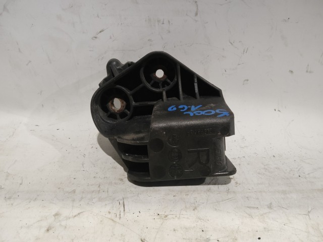 Fiat 500 L 2012-2017 Hűtőtartó Használt Vízhűtő 