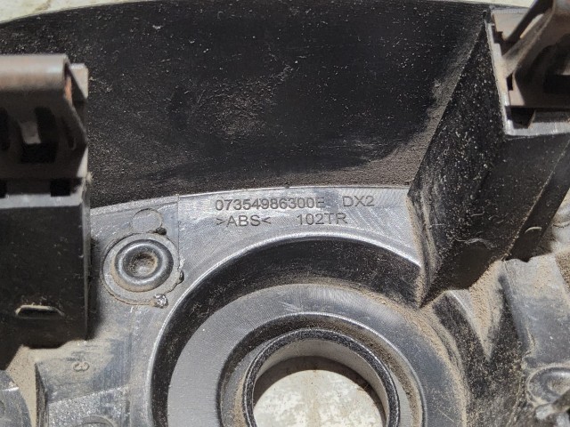 Fiat Doblo III. 735498630 számú jobb oldali tükör takaró háromszög