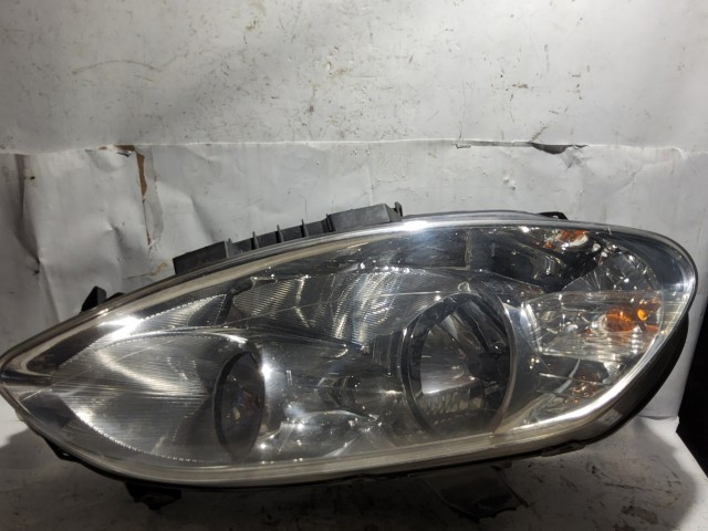 188489 Fiat Croma  2005-2008 Lámpa , Fényszóró Használt sima Jobb első a képen látható sérüléssel