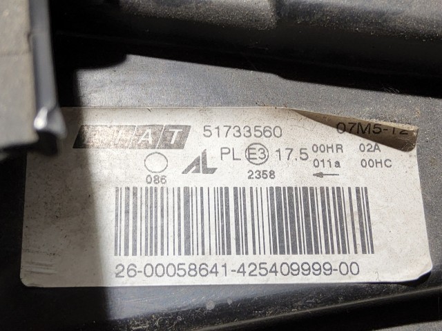 188489 Fiat Croma  2005-2008 Lámpa , Fényszóró Használt sima Jobb első a képen látható sérüléssel