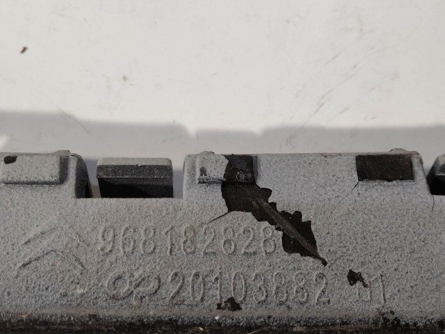 Citroen C3 Picasso  2009-2017 Lökhárító tartó Használt bal hátsó