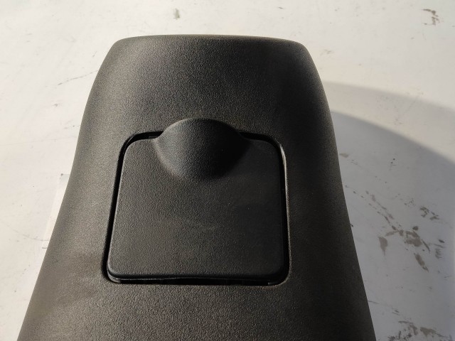 Alfa Romeo Giulietta 2010-2020 Közép konzol Használt