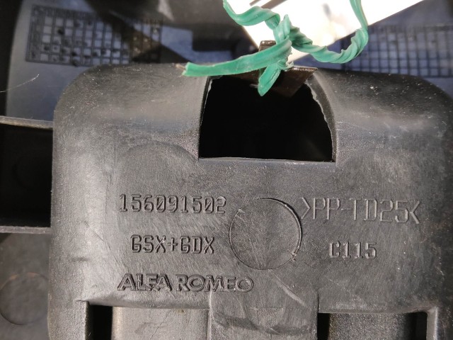 Alfa Romeo Giulietta 2010-2020 Közép konzol Használt