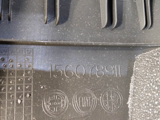 Alfa Romeo Giulietta 2010-2020 B oszlop kárpit, burkolat Használt